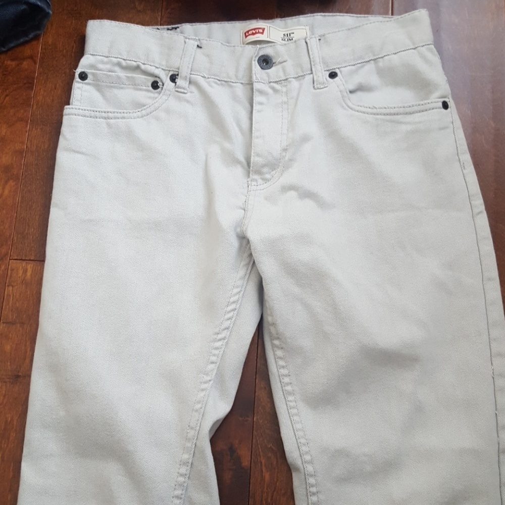 White slim jeans